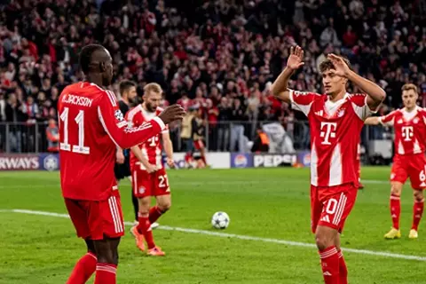 الفوز الـ13 في الموسم.. بايرن ميونخ يحقق رقمًا تاريخيًا